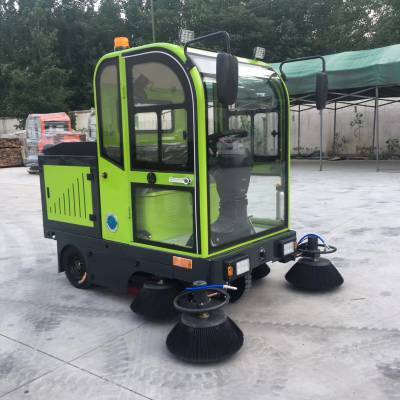 環衛封閉駕駛式垃圾掃路車 工廠、景區、學校清潔的革新力量